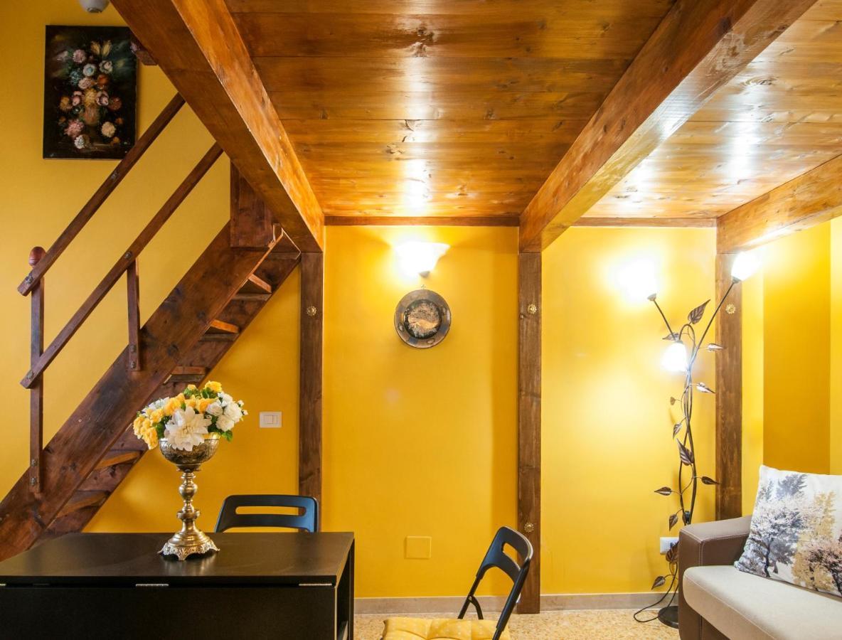 Wood Easy Flat * Rom